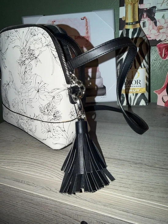 NWOT Madden Girl Monochrome Floral Crossbody Bag - Picture 3 of 6